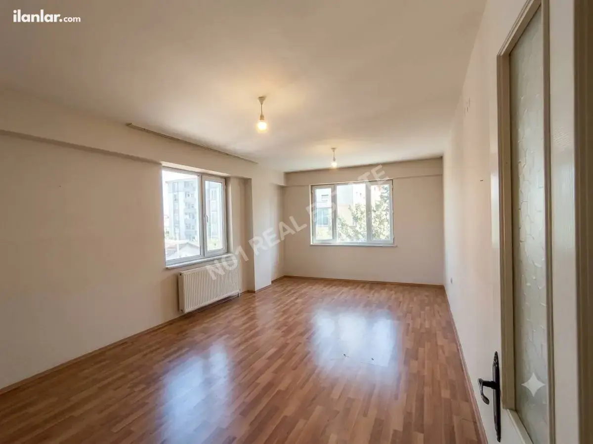 Eskişehir Tepebaşı Bahçelievler Mahallesi 3+1 155 m² kiralık daire - Fotoğraf 1