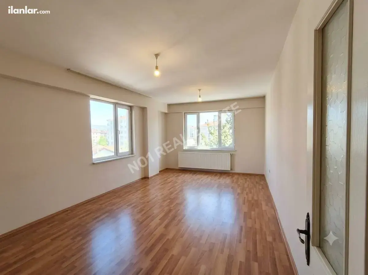 Eskişehir Tepebaşı Bahçelievler Mahallesi 3+1 155 m² kiralık daire - Fotoğraf 2