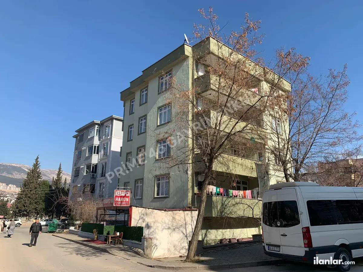 Kahramanmaraş Onikişubat Yunus Emre Mahallesi 4+1 180 m² satılık daire - Fotoğraf 1