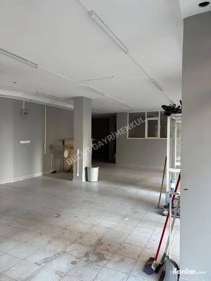 İstanbul Bağcılar Çınar Mahallesi 180 m² kiralık atölye - Fotoğraf 2