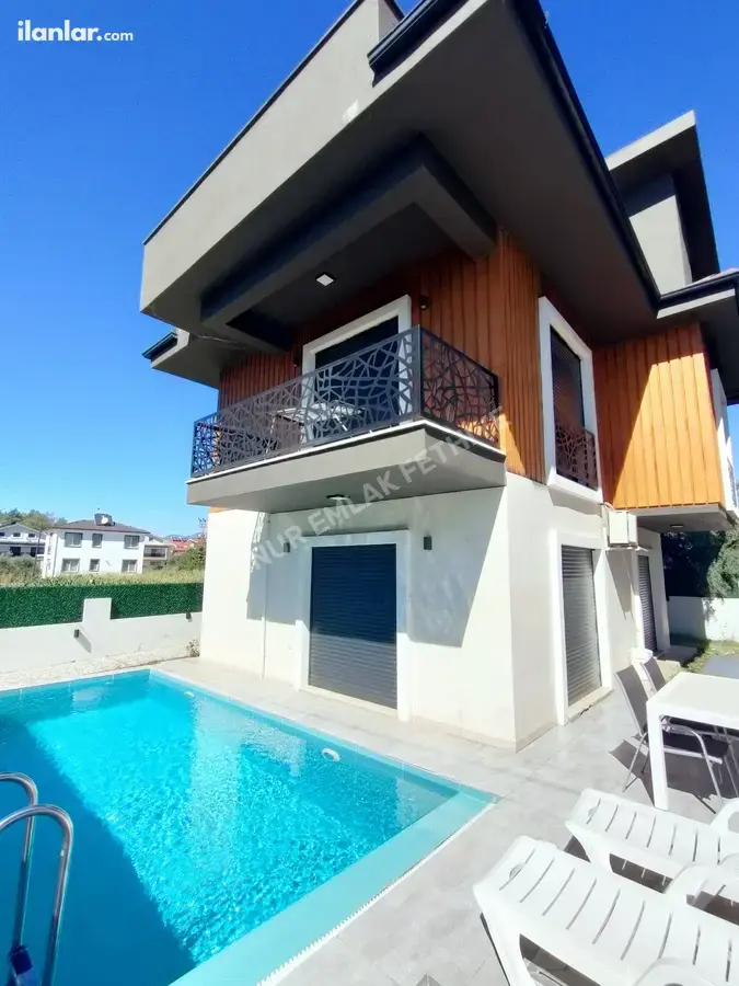 Muğla Fethiye Karagedik Mahallesi 4+1 200 m² kiralık villa - Fotoğraf 1