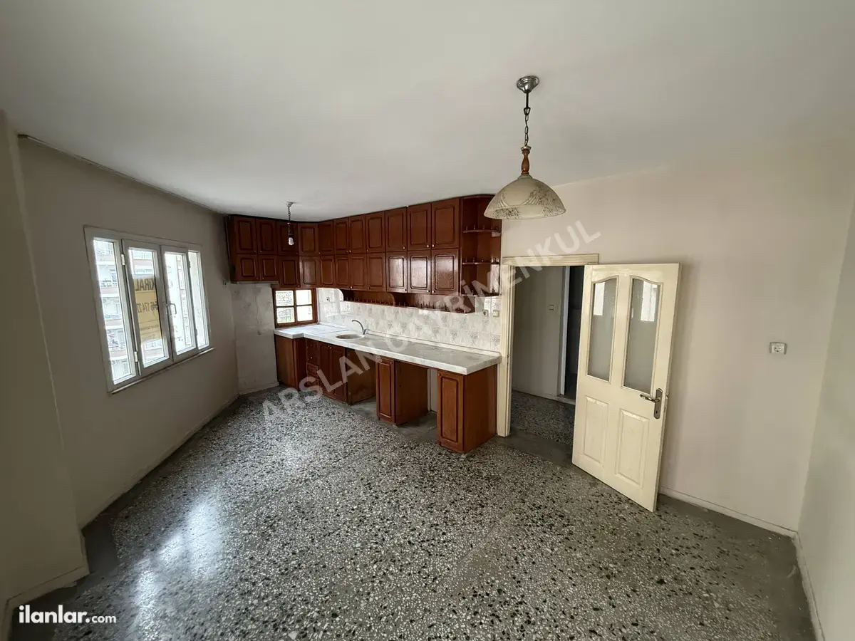 Mersin Akdeniz Nusratiye Mahallesi 4+1 200 m² satılık daire - Fotoğraf 2