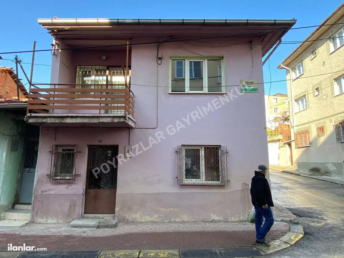Uşak Merkez Karaağaç Mahallesi 4+2 246 m² satılık müstakil Ev - Fotoğraf 2