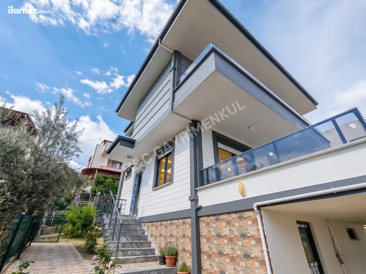 Balıkesir Edremit Altınoluk Mahallesi 3+1 220 m² satılık villa - Fotoğraf 3