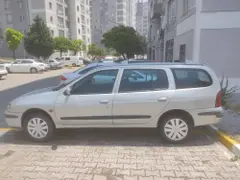 2001 Renault Megane 1.6 benzinli manuel otomobil - Fotoğraf 1