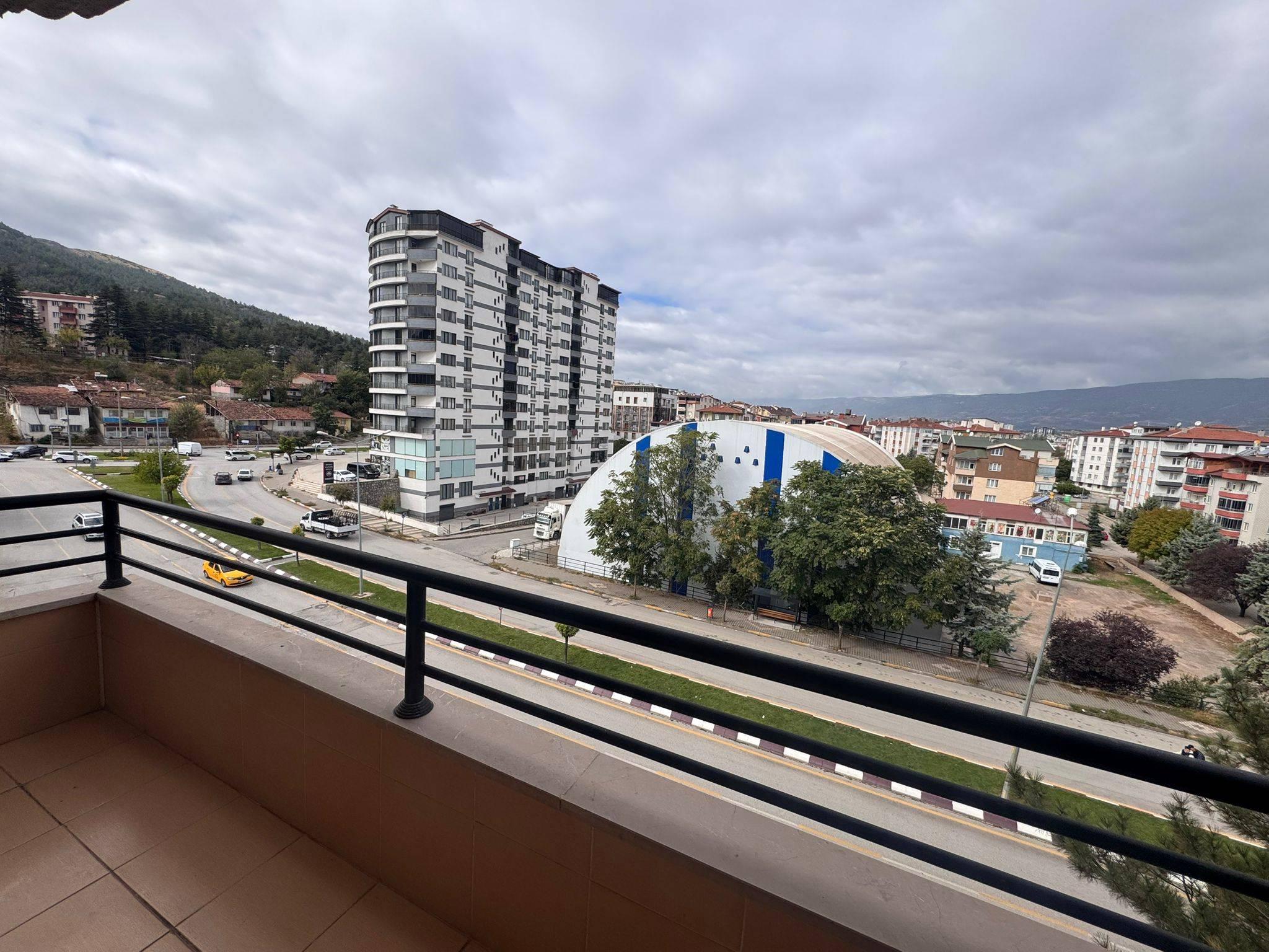 https://cdn.ilanlar.com/images/l1/l2/{width}/{height}/30005109_1761979189593475082.jpg