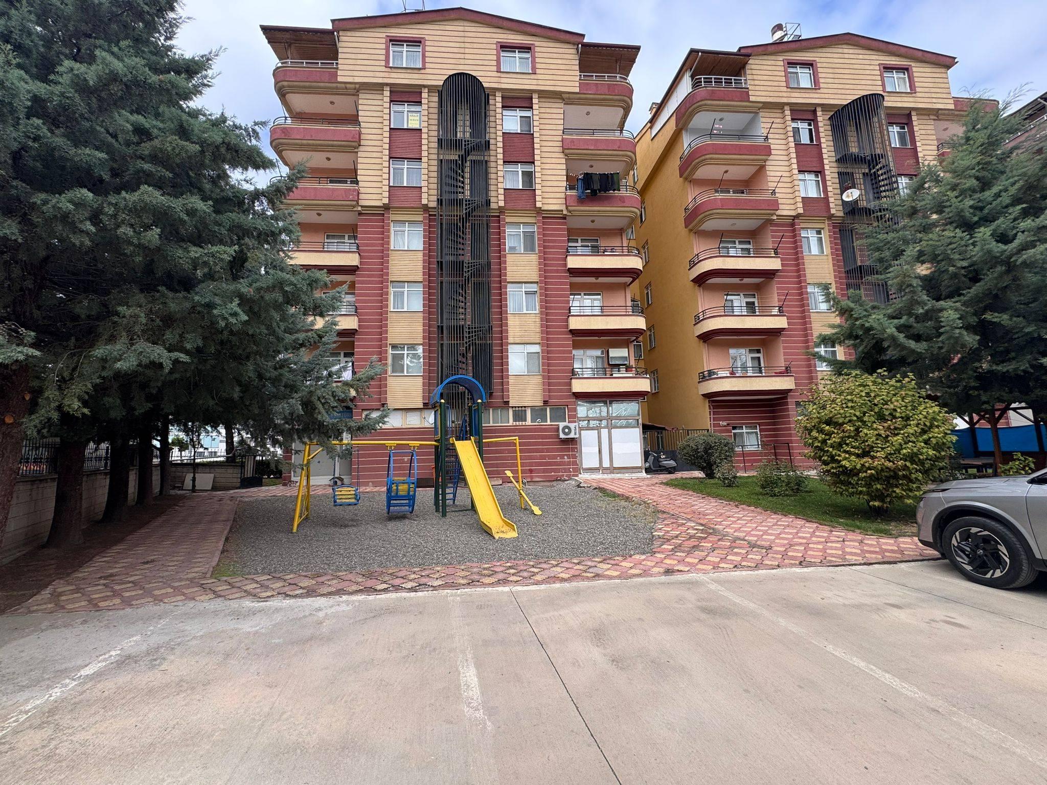 https://cdn.ilanlar.com/images/l1/l2/{width}/{height}/30005109_1761979209452780797.jpg