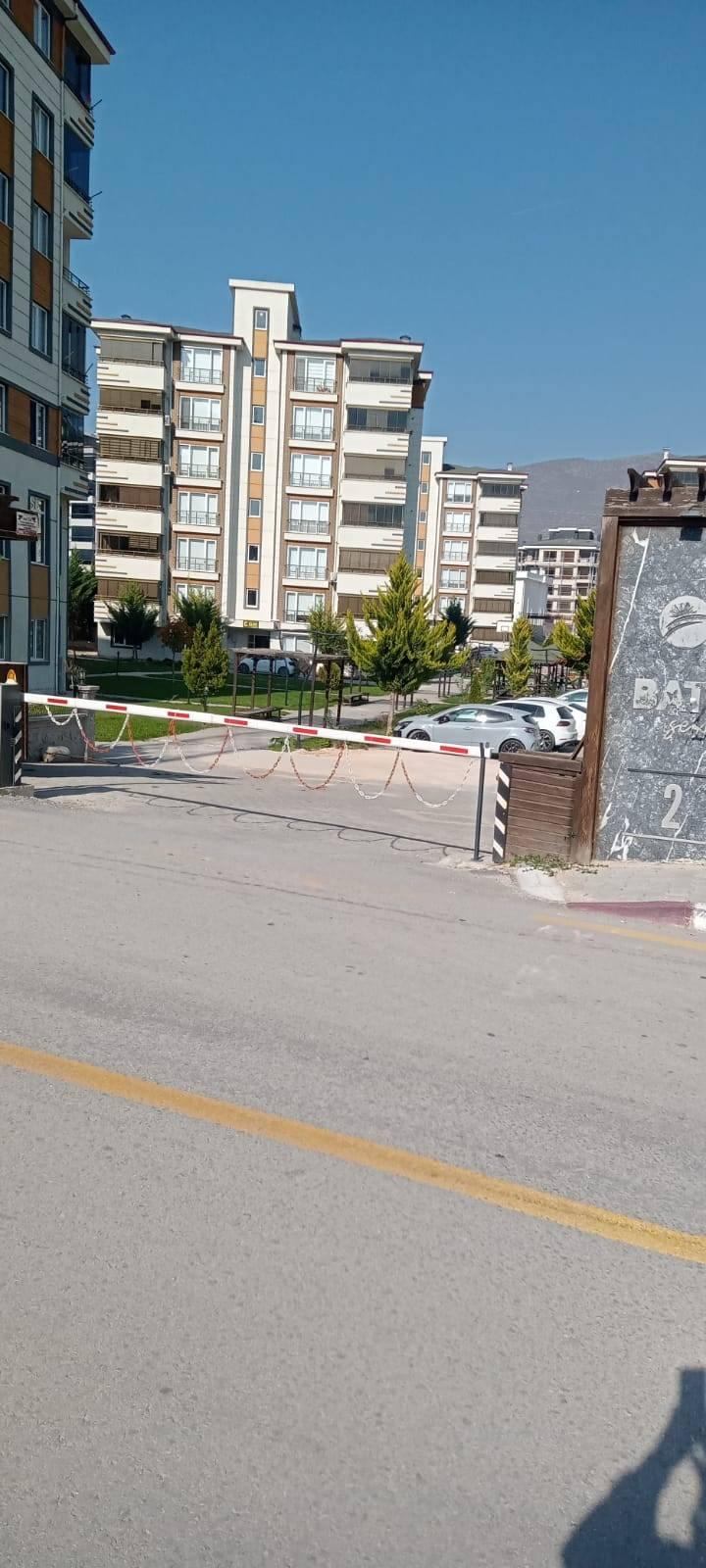 https://cdn.ilanlar.com/images/l1/l2/{width}/{height}/30006941_1767019584216063696.jpg