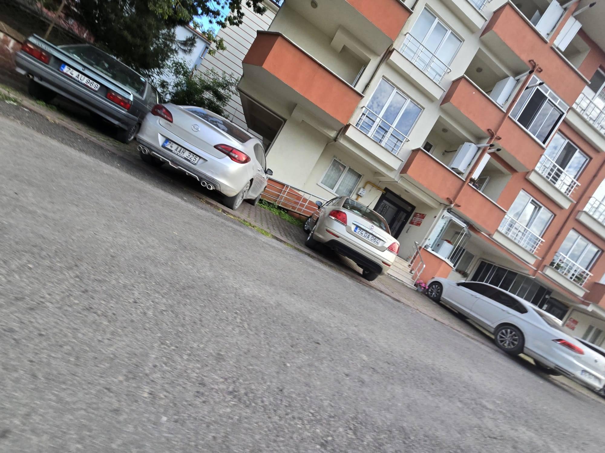 https://cdn.ilanlar.com/images/l1/l2/{width}/{height}/30012416_1781767837182667374.jpg