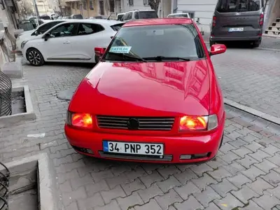 2000 Volkswagen Polo 1.6 benzinli manuel otomobil - Fotoğraf 1