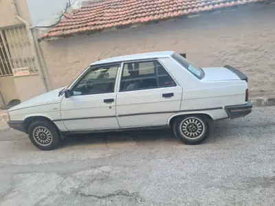 1995 Renault R 9 1.4 lPG manuel otomobil - Fotoğraf 1