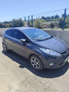 2011 Ford Fiesta 1.4 benzin & LPG manuel otomobil - Fotoğraf 1