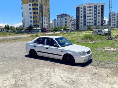 2004 Hyundai Accent 1.3 lPG manuel otomobil - Fotoğraf 1