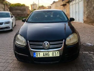 2006 Volkswagen Jetta 1.6 benzinli manuel otomobil - Fotoğraf 1