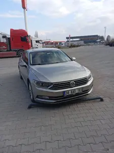 2017 Volkswagen Passat 1.6 TDi BlueMotion dizel otomatik otomobil - Fotoğraf 1