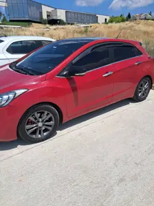 2013 Hyundai i30 1.6 CRDi dizel otomatik otomobil - Fotoğraf 1
