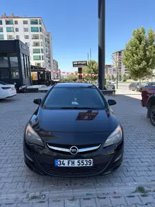 2014 Opel Astra 1.6 benzinli manuel otomobil - Fotoğraf 1