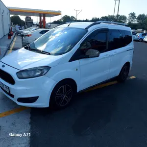 2017 Ford Tourneo Courier 1.6 TDCi dizel manuel minivan & Panelvan - Fotoğraf 1