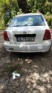 2004 Hyundai Accent 1.3 benzinli manuel otomobil - Fotoğraf 1