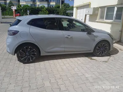 2024 Renault Clio 1.0 TCe benzinli otomatik otomobil - Fotoğraf 1