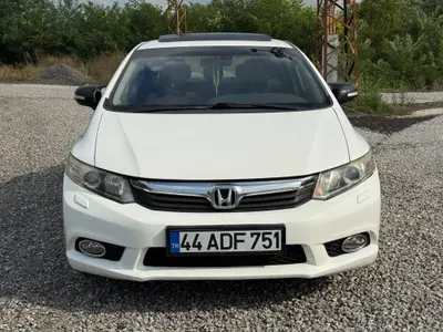 2013 Honda Civic 1.6 i-VTEC benzinli otomatik otomobil - Fotoğraf 1