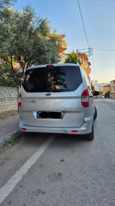 2015 Ford Tourneo Courier 1.6 TDCi dizel manuel minivan & Panelvan - Fotoğraf 1