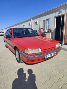 1993 Renault R 21 1.7 benzinli manuel otomobil - Fotoğraf 1