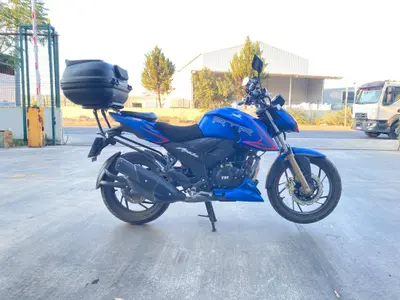 2024 TVS Apache RTR 200 benzinli manuel motosiklet - Fotoğraf 1