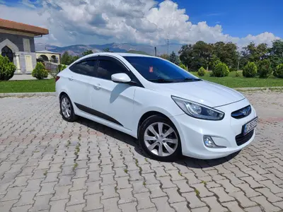 2015 Hyundai Accent Blue 1.6 CRDI dizel manuel otomobil - Fotoğraf 1