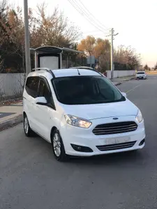 2018 Ford Tourneo Courier 1.5 TDCi dizel manuel minivan & Panelvan - Fotoğraf 1
