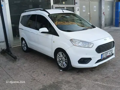 2020 Ford Tourneo Courier 1.5 TDCi dizel manuel minivan & Panelvan - Fotoğraf 1