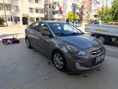 2012 Hyundai Accent Blue 1.4 CVVT lPG otomatik otomobil - Fotoğraf 1
