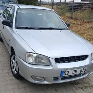 2001 Hyundai Accent 1.5 diğer manuel otomobil - Fotoğraf 1