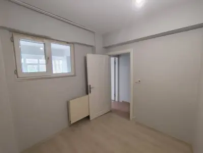 https://cdn.ilanlar.com/images/l1/l2/{width}/{height}/30007828_1769198049976756870.jpg