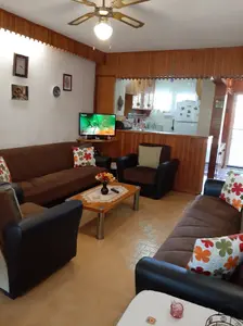 Aydın Kuşadası Davutlar Mahallesi 2+1 75 m² satılık daire - Fotoğraf 1
