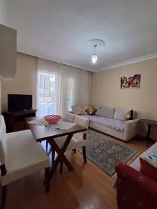Aydın Kuşadası Davutlar Mahallesi 2+1 85 m² kiralık giriş Katı - Fotoğraf 1
