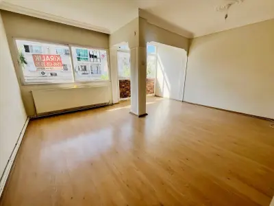 İzmir Bayraklı Mansuroğlu Mahallesi 3+1 100 m² kiralık daire - Fotoğraf 1