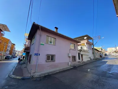 Uşak Merkez Karaağaç Mahallesi 4+2 246 m² satılık müstakil Ev - Fotoğraf 1