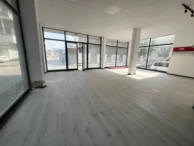 İzmir Bornova Doğanlar Mahallesi 200 m² kiralık dükkan & Mağaza - Fotoğraf 1