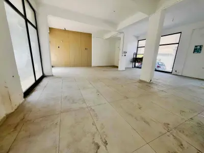 İzmir Bornova Doğanlar Mahallesi 200 m² kiralık dükkan & Mağaza - Fotoğraf 1