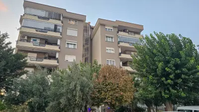 İzmir Buca Efeler Mahallesi 3+1 240 m² satılık daire - Fotoğraf 1