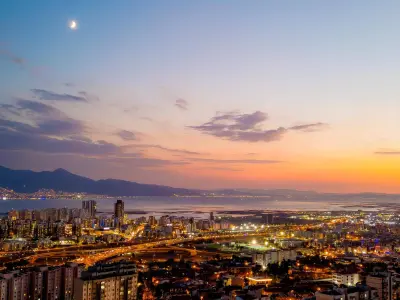 İzmir Karşıyaka Mustafa Kemal Mahallesi 3+1 150 m² satılık daire - Fotoğraf 1