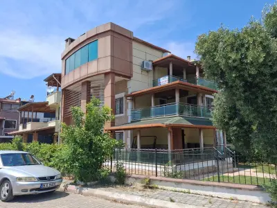 Aydın Kuşadası Davutlar Mahallesi 6+1 225 m² satılık villa - Fotoğraf 1