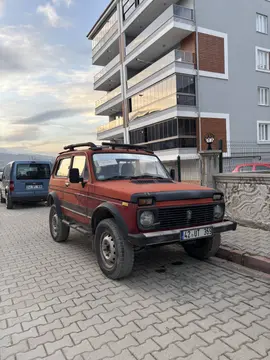 1995 Lada Niva 1.7i benzinli manuel arazi, SUV, Pick-up - Fotoğraf 1