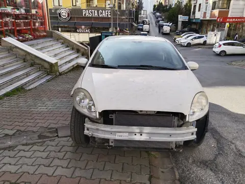 2016 Otomobil Fiat Linea hasarlı Araçlar - Fotoğraf 1