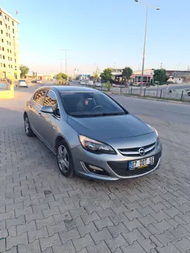 2012 Opel Astra 1.6 benzin & LPG manuel otomobil - Fotoğraf 1