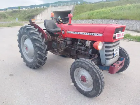 1967 Massey Ferguson 135 traktör - Fotoğraf 2