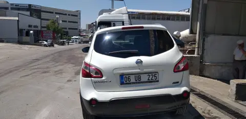 2011 Nissan Qashqai+2 1.5 dCi dizel manuel arazi, SUV, Pick-up - Fotoğraf 1