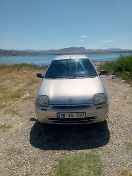 2001 Renault Clio 1.4 benzinli manuel otomobil - Fotoğraf 1