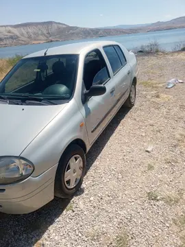 2001 Renault Clio 1.4 benzinli manuel otomobil - Fotoğraf 3
